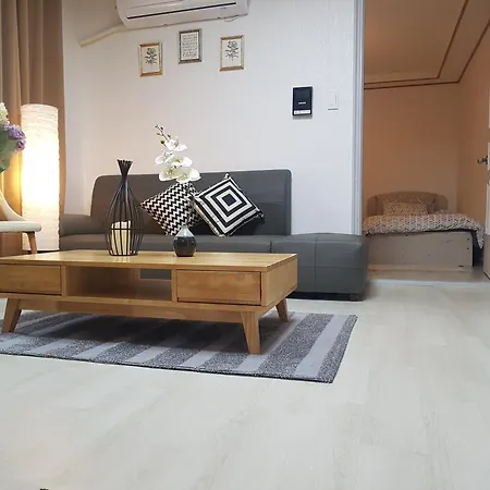Eden House Apartment